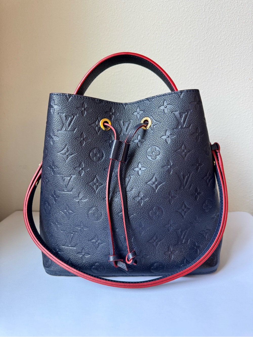 Louis Vuitton Empreinte Neonoe MM Marine Rouge
